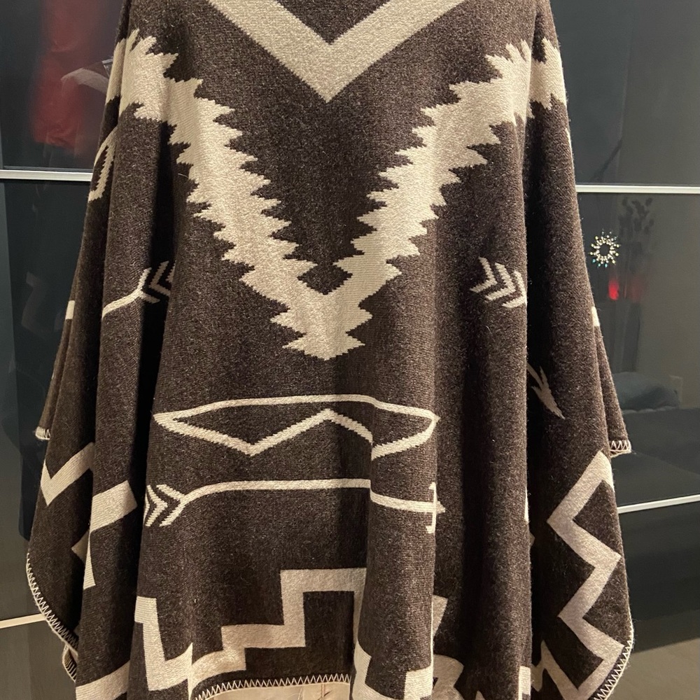 LRL Lambswool Blend Two-Ply Boiled Contrast Tribal Knit Poncho NWOT - Picture 2 of 15